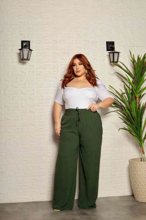 Deusa da Fluidez Pantalona Plus Size