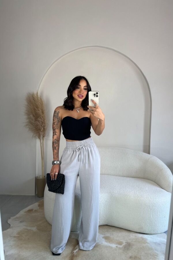 Calça Pantalona Cintura Elevada Tons Delicados